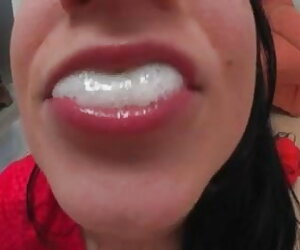 স্বামী ও বাংলাচুদাচুদি দেখান স্ত্রী